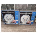 PAIR OF VINTAGE JOHANN HAVILAND CROWNING FASHION BLUE BOUQUET PATTERN THREE-PIECE PLACE SETTINGS IN ORIGINAL BOXES