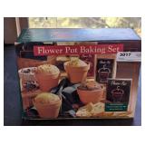 VINTAGE FLOWER POT BAKING SET IN ORIGINAL BOX