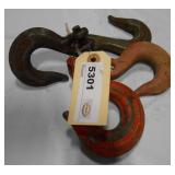 QUANTITY OF ASSORTED HOOKS