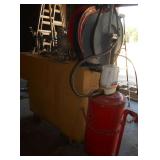 AIR OPERATED PORTABLE LUBE STATION W/ENGINE OIL & GREASE COMPARTMENT***SPECIAL LOAD OUT INSTRUCTIONS***
