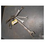 9 PC COMBO WRENCH SET (1) 3/8", (3) 1/2", (2) 9/16", (2) 5/8" & (1) 1 1/16"