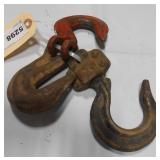 QUANTITY OF ASSORTED HOOKS