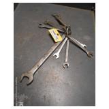 9 PC COMBO WRENCH SET (1) 3/8", (3) 1/2", (2) 9/16", (2) 5/8" & (1) 1 1/16"