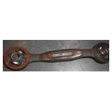 (1) BLACK & DECKER RATCHET SOCKET WRENCH