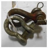 (2) CLEVISES