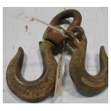 QUANTITY OF ASSORTED HOOKS
