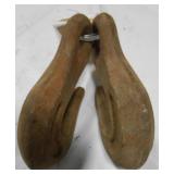 QUANTITY OF ASSORTED HOOKS