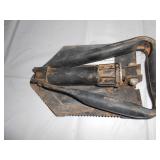 FOLDING SHOVEL