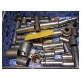 1/2" DRIVE W/RATCHET, SAE & METRIC SOCKETS & EXTENSIONS (41) PCS
