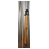 GRADE ROD & TRIPOD