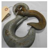 QUANTITY OF ASSORTED HOOKS