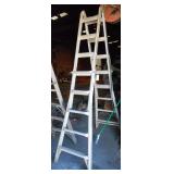 ADJUSTABLE STEP LADDER