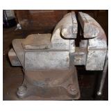 METAL TABLE W/COLUMBIAN VICE 4
