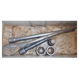 3/4" DRIVE RATCHET, (2) EXTENSIONS & (3) SOCKETS