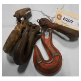QUANTITY OF ASSORTED HOOKS