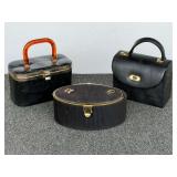 Vintage ladies purses, also includes a vintage make up travel case, handle is missing, see pictures for details.