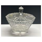 DEN… Beautiful crystal footed covered candy dish with etched floral motif, see pictures for details.