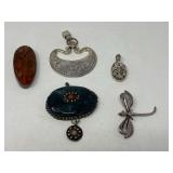 Ladies fashion estate pendant/pin, five pieces total, see pictures for details.