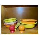 KIT… Fiestaware bowls, serving bowls, spoon rest, and salt and pepper shakers. See pictures for details.