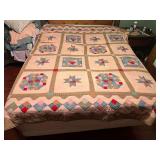 LR… Vintage quilt, see pictures for details.