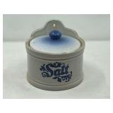 KIT… Vintage Pfaltzgraff salt cellar with lid, see pictures for details.