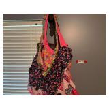 BR3… Decorative ladies aprons, also includes a quilted handbag, see pictures for details.