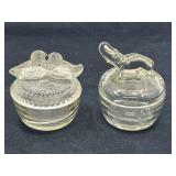 DEN… Vintage clear glass powder jars, believed to be vintage Jeanette glass, one of the powder jars is cracked, see pictures for details.