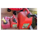 Gas cans, set of three, see pictures for details.