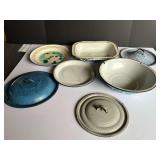 Vintage enamelware to include pan, wash basin/mixing bowl, and two lipped plates, also includes three extra lids, see pictures for details.