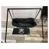 DEN… Metal frame, believed to be for hanging gong targets. Comes with carrying case, see pictures for details. ￼