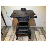 DEN…Vintage/antique Birmingham Banner, B S & R Co. small cast iron wood stove, see pictures for details.