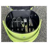 Manicure set with storage case, see pictures or details.