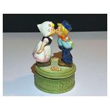 BR3…Vintage Brinn’s Dutch boy and girl music box, see picture for details.