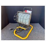 Halogen work lamp, working condition unknown, see pictures for details.