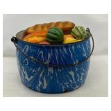 KIT… Vintage swirl enamelware pot with handle and content, see pictures for details.