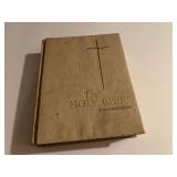 BR3…Vintage family Bible, King James version, see picture for details.