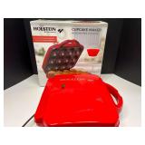 Holstein Housewares cupcake maker, comes with the original box, see pictures for details. ￼