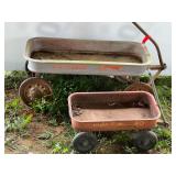 Set of two metal wagons