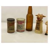 KIT… Assorted kitchen collectibles, includes a Big Boy coinbank, Moo Cow creamer, vintage spice can and more. See pictures for details.
