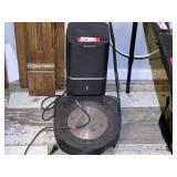 DEN…iRobot Roomba, working condition unknown, see pictures for details.