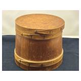 DEN… Vintage firkin/pantry bucket with lid, see pictures for details.