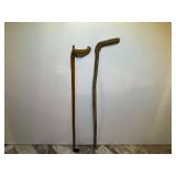 DEN… Natural walking sticks, two pieces, see pictures for details.