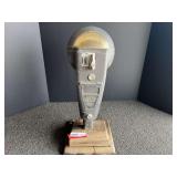 Vintage metal parking meter, see pictures for details.