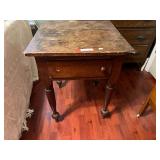 BR4… Vintage/antique one drawer side table with turned legs, one drawer knob is missing, see pictures for details.