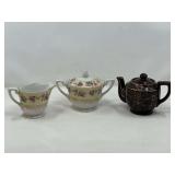 KIT… Vintage Japanese moriage style teapot, also includes lovely vintage Goldcastle china Japan sugar and creamer, see pictures for details.
