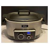 LR… Ninja slow cooker, has removable pot, powers up, see pictures for details.