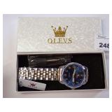 Wristwatch with Silver and Gold Tone Band