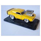 Muscle Machines 1970 Dodge Charger R/T Yellow 1/64 Scale