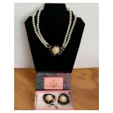 VINTAGE PREMIER DESIGNS DOUBLE STRAND FAUX PEARL 14" LONG CHOKER W/ STARBURST BLACK/WHITE PENDANT & MATCHING CLIP ON EARRINGS (ONE EARRING BACK BROKEN)  - CHECKOUT