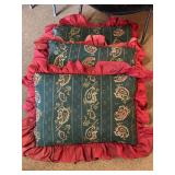 3 PILLOW SHAMS W/ PILLOWS - DARK GREEN/WINE